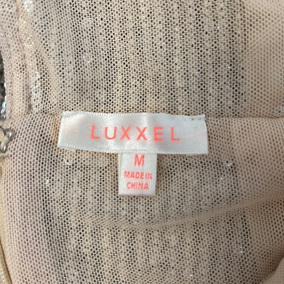 NWOT - Vici Hips Don’t Lie Plunging Sequin Ruffle Dress - Picture 3 of 3